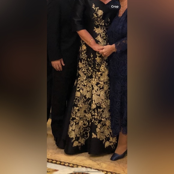 Junee Lee formal gown - Picture 3 of 7